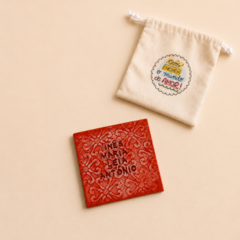 Azulejo artesanal personalizado para avós, com íman, até seis nomes e saquinho de algodão incluído.
