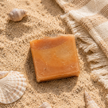 Sabonete natural de camomila e madressilva 100% natural e vegan